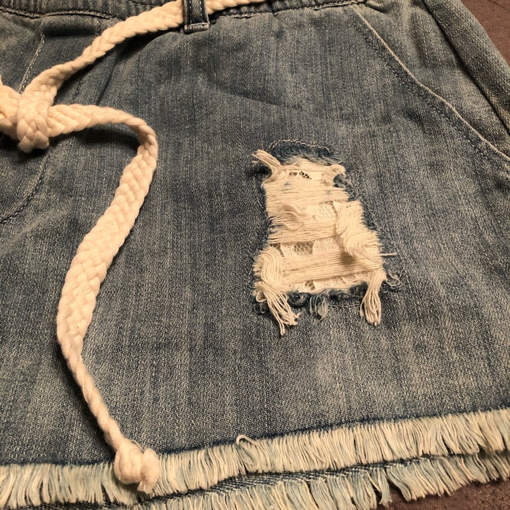 Shorts - Picture 4 of 5